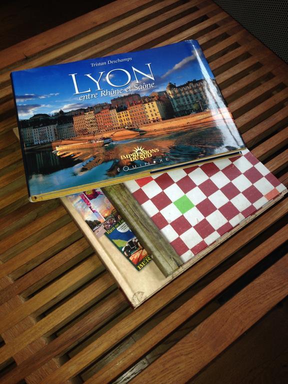 Les Toits De Lyon Apartamento Exterior foto